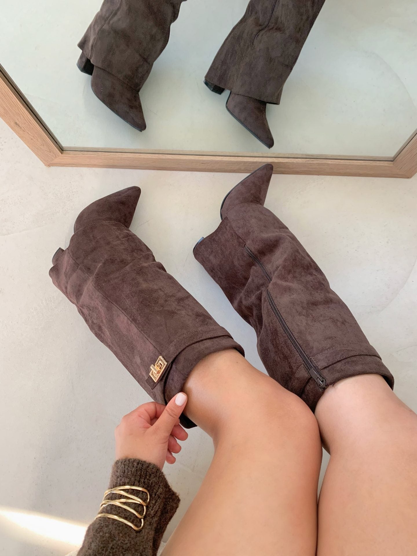 Mocha Luxe - Bottes Veganes Hautes en Suédine