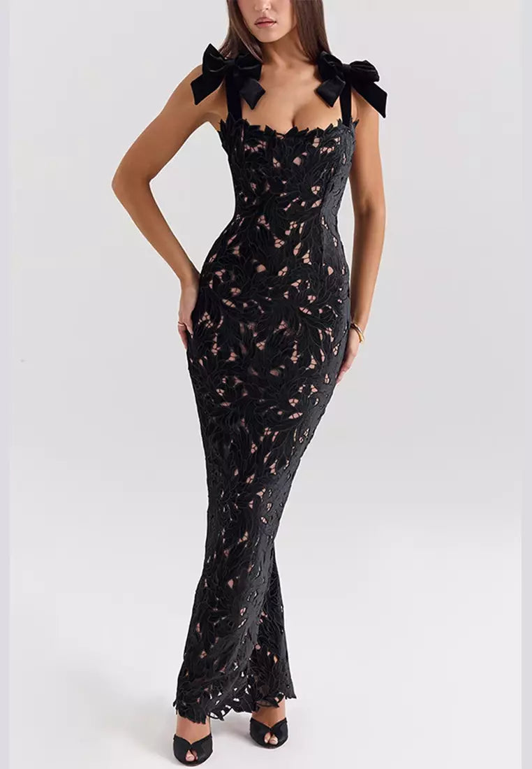 Veronica - Robe maxi avec bretelles en nœud et bords brodés